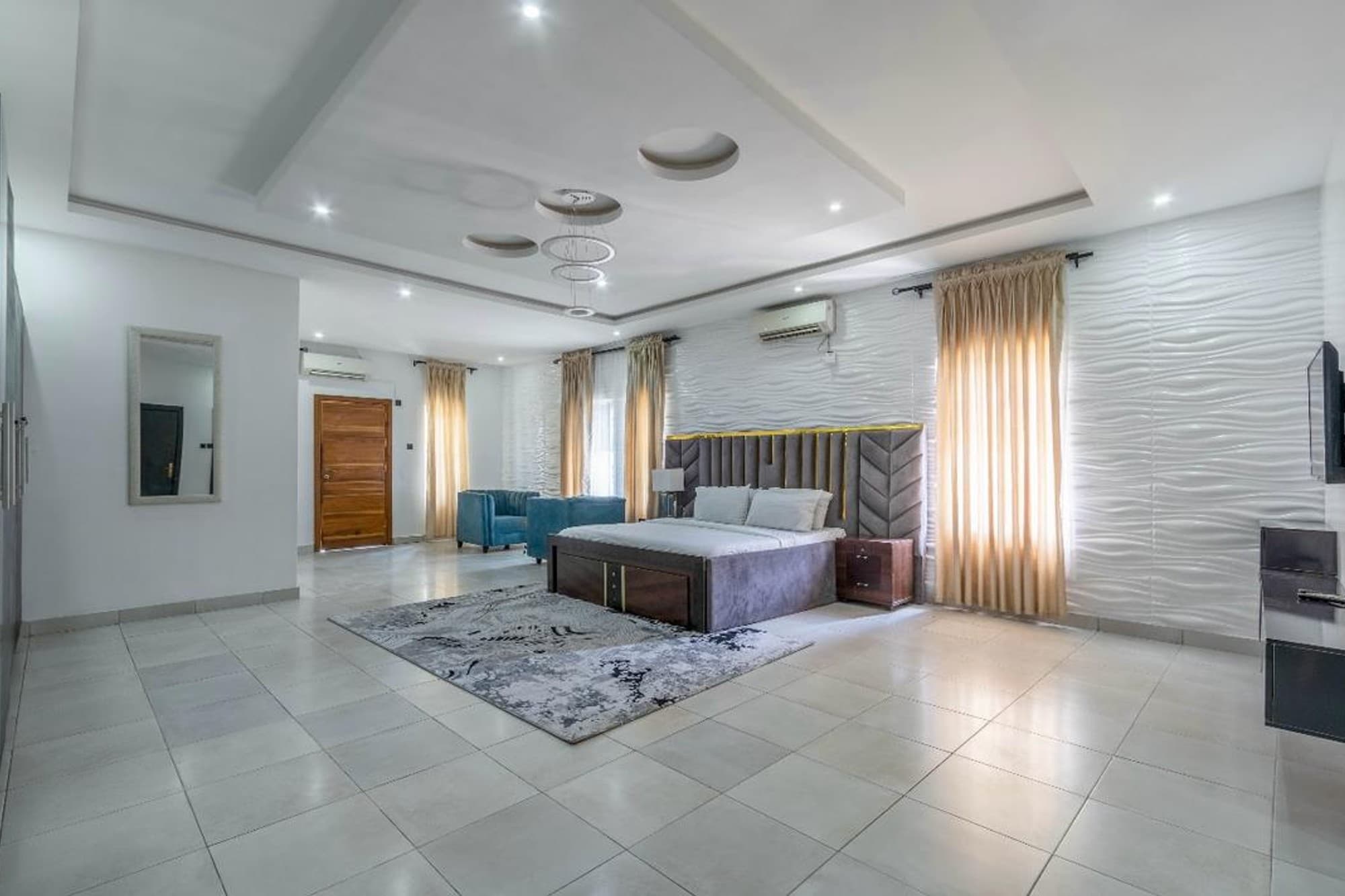 4-bedroom Self Compound Duplex in Lekki Phase 1